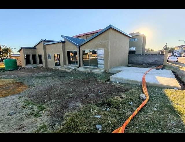 0 BEDROOM HOUSE FOR SALE IN MEADOWLANDS EAST